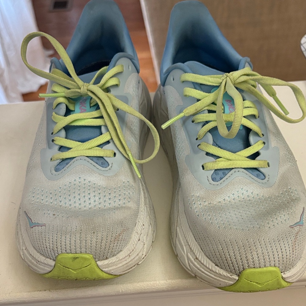 Hoka Arahi 7, Blue and Green Sneakers